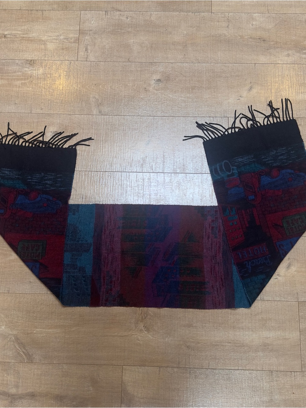 VINTAGE C&A Novelty Pop-Art-Style Acrylic Scarf
